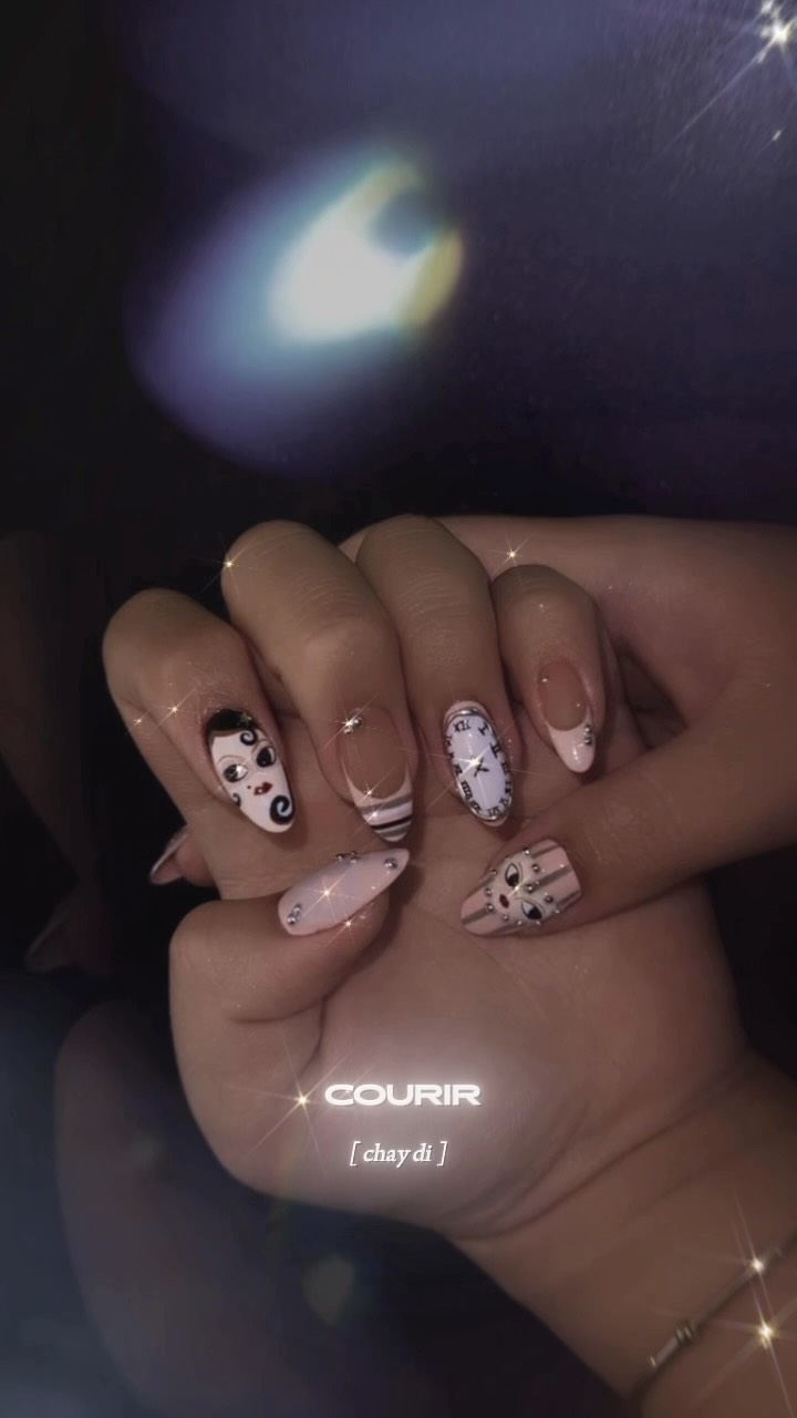 When our clients perfectly embody the surrealist spirit and Pop-art edge! This n