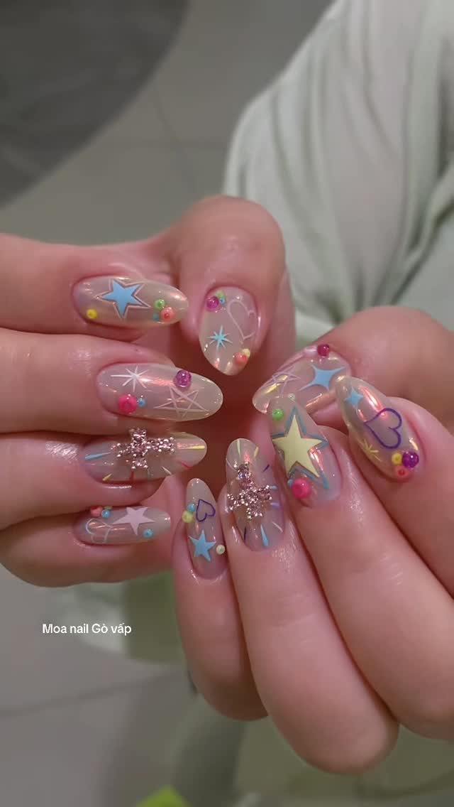 Oops 💅🏻😚💓 
#nailsnailsnails #nailsinstagram #nailsinspo #nailsart #moanail